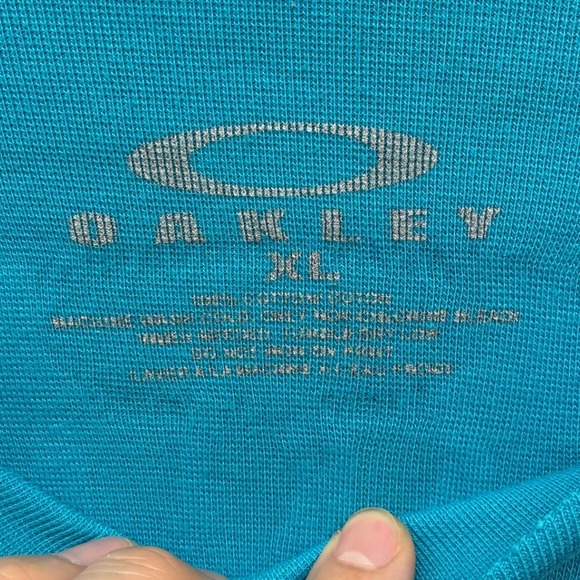 Oakley Long Sleeve Graphic T Shirt Men's XL Blue Red Logo Cotton - Picture 7 of 13